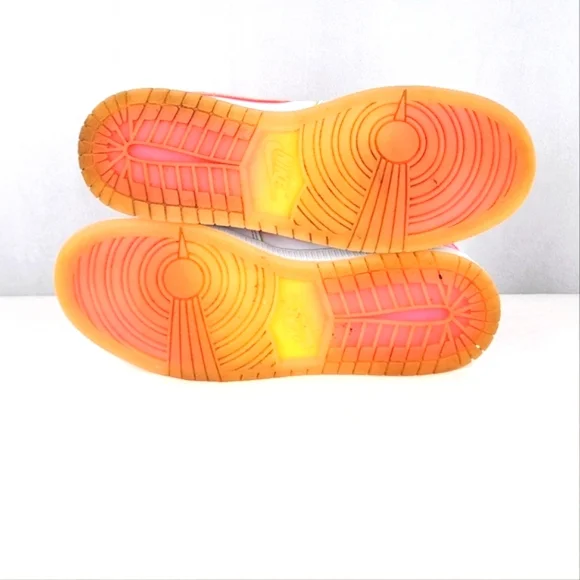 Jordan 1 Mid GS SE 'EdgeGlow' Size 6.5Y - Picture 7 of 9